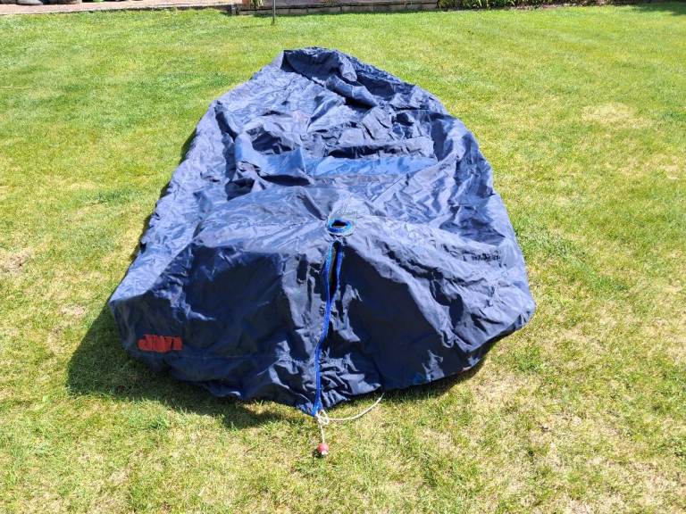 Under cover for sailing dinghy
