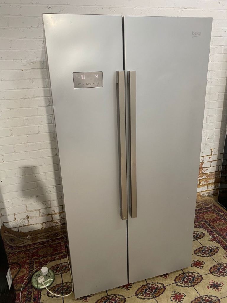 🚐Beautiful Beko Grey NonPlumb American Fridge Freezer For Sale 