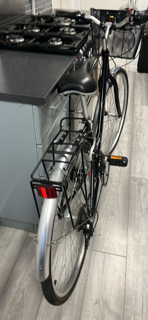 Cheap adults ladies/girls  bikes.take your pick