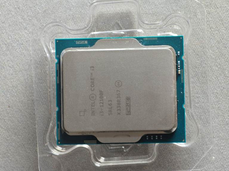Intel Core i3-12100F