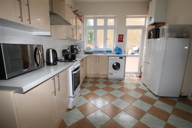⚡Double Room to Rent in Forest Gate E7 8QH- Bills Included⚡