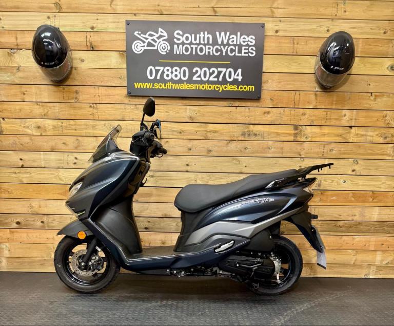 Suzuki Burgman125 : 2024 model : only 8.6k miles 