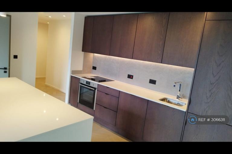 2 bedroom flat in Spinners Way, Manchester, M15 (2 bed) (#3066311)