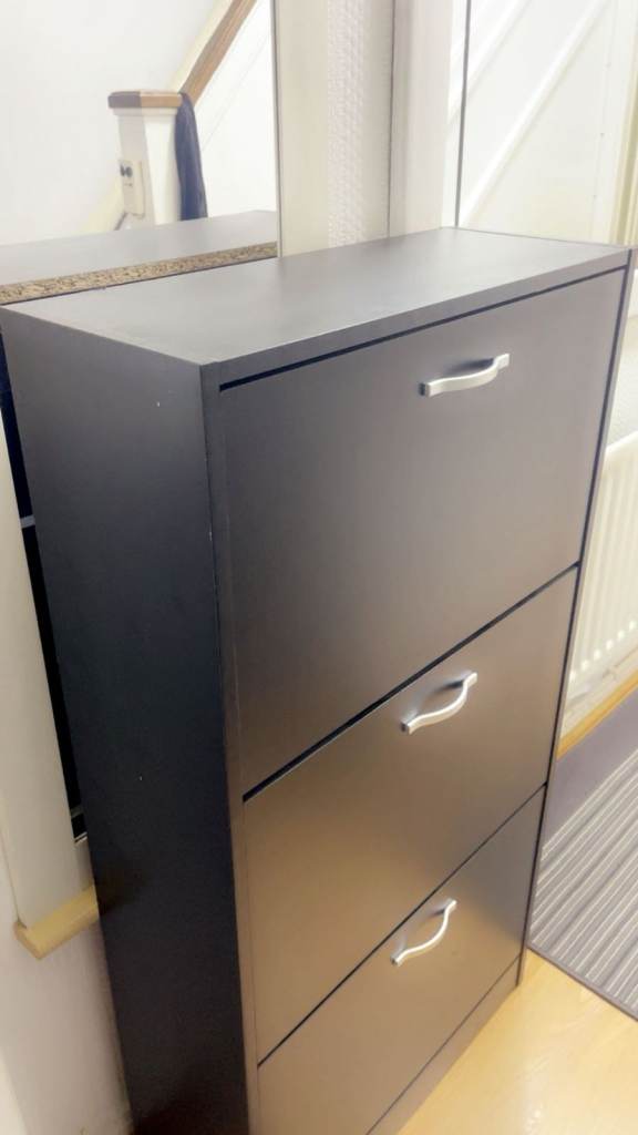 Black shoe cabinet in excellent condition