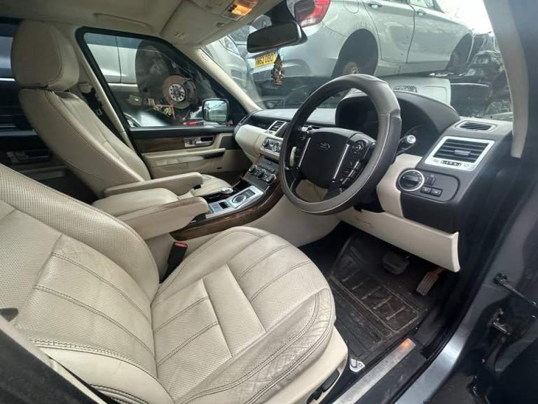  LAND ROVER RANGE ROVER SPORT 2012 3.0 DIESEL BREAKING FOR PARTS