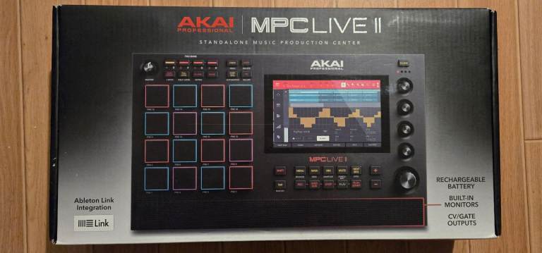 MPC Live ll Akai Professional
