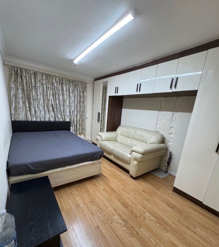 Double room for rent