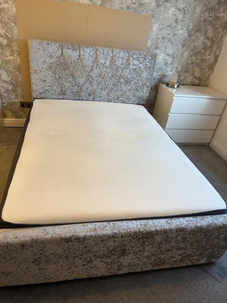 image for King Size Bed with Otty Mattress 
