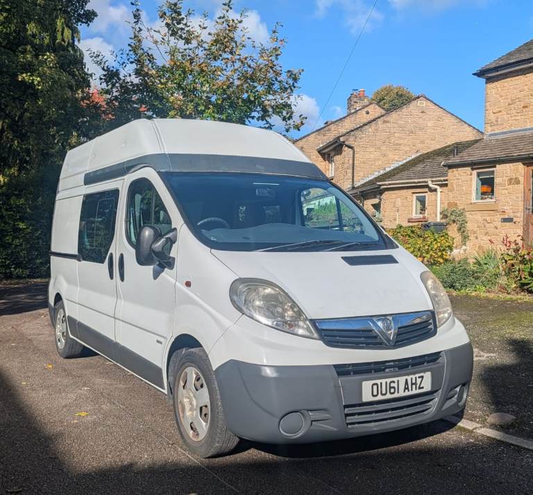 Vauxhall VIVARO, Hi-Top Campervan, 2011, Manual, 1995 (cc) Low Mileage, VGC, 12 months MOT.