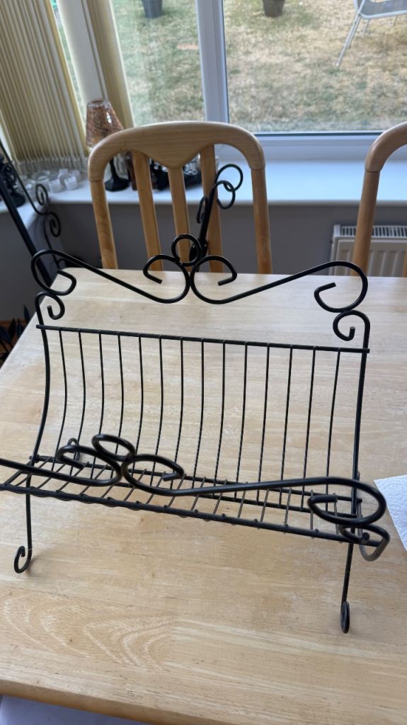 Black Metal Magazine Rack / Book Holder – Good Condition