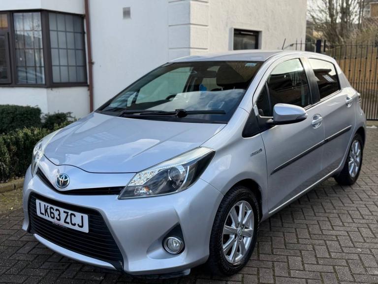 2014 Toyota Yaris 15 VVT-i Hybrid Trend 5dr CVT HATCHBACK Petrol/Electric Automatic