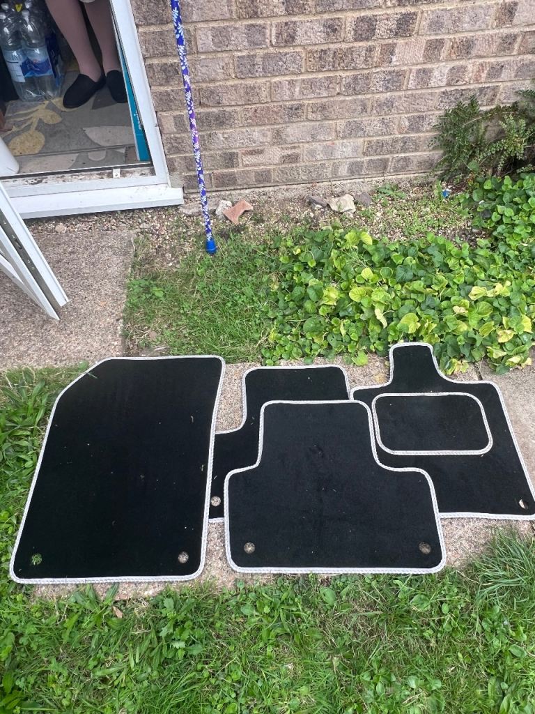 Volvo XC60 genuine set of car mats 