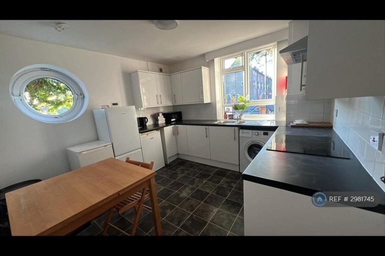 4 bedroom flat in Farjeon House, London, NW6 (4 bed) (#2981745)