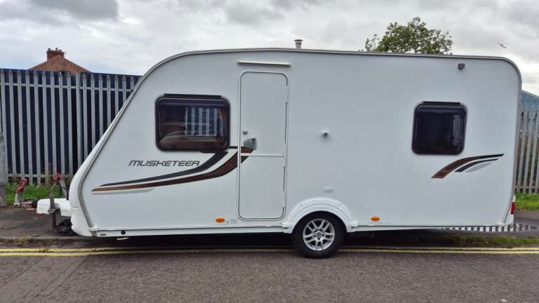 Sprite Musketeer 2011 4/5 berth lightweight caravan