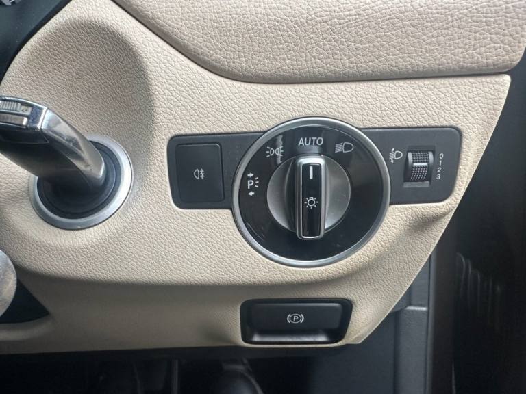 2015 Mercedes-Benz GLA GLA 200d Sport 5dr Auto ESTATE DIESEL Automatic