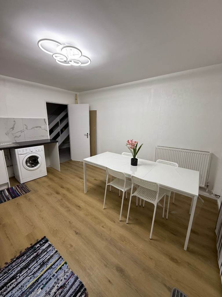 🏡 DOUBLE ROOM AVAILABLE IN WALTHAMSTOW — BILLS INCLUDED 🛏️