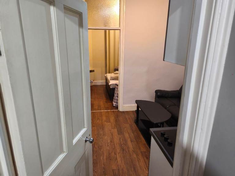 1 Bedroom ground flour flat for rent in East Twickenham, All bills included