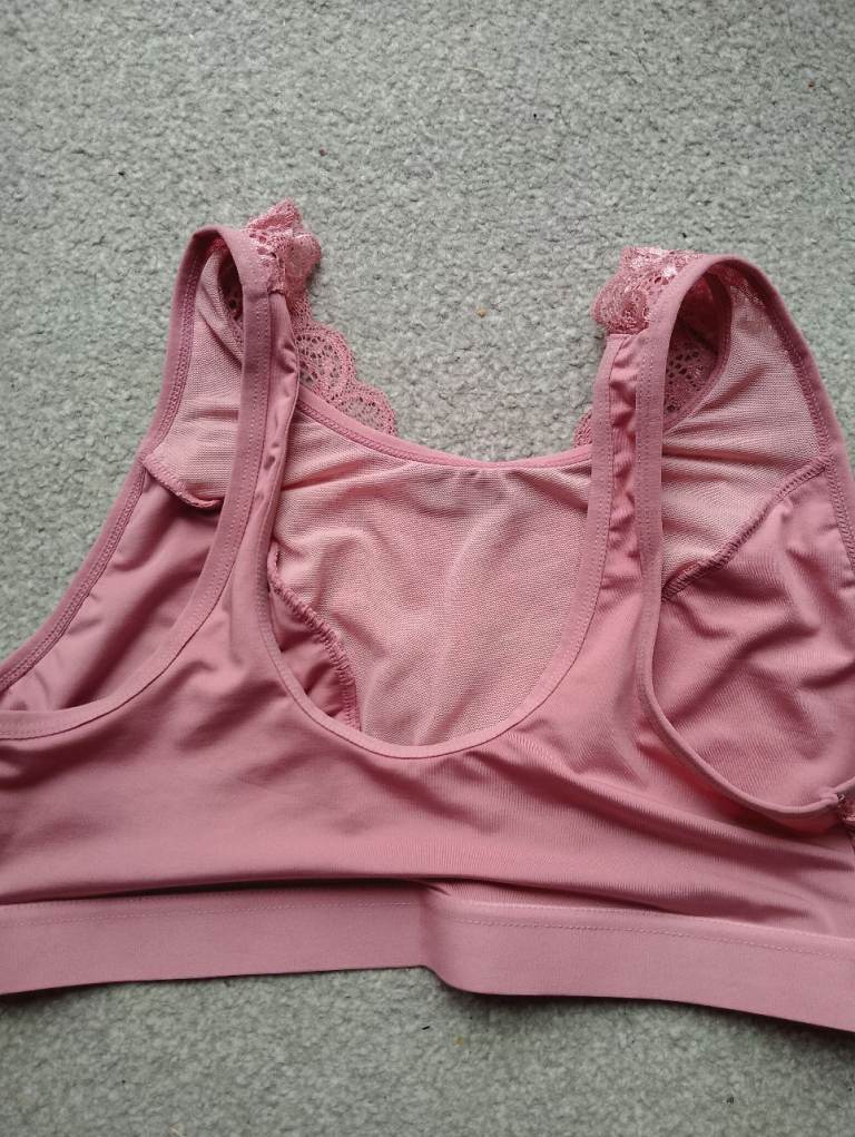 Ladies fashion sports bras  reduced price 