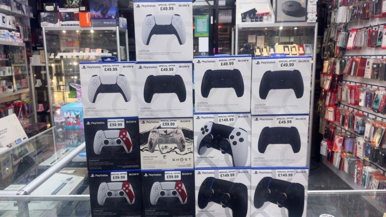 PS5 CONTROLLER NEW SEALED 