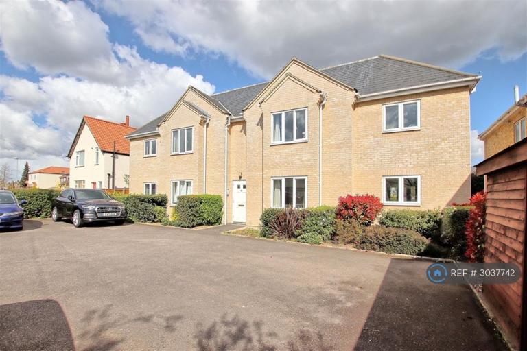 2 bedroom flat in Green End Road, Cambridge, CB4 (2 bed) (#3037742)