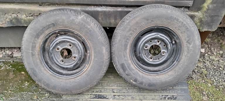 2x10inch wheels/tyres 