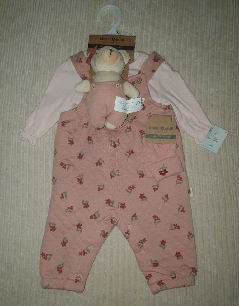 TK MAXX Rabbit + Bear Organic Matching Toy Socks Dungarees Bodysuit Pink 0-3 mths BRAND NEW