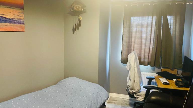 A double room for rent in the Smethwick area in Birmingham.