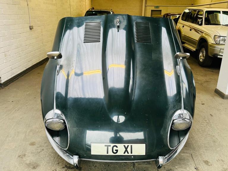  Jaguar E-Type Manual