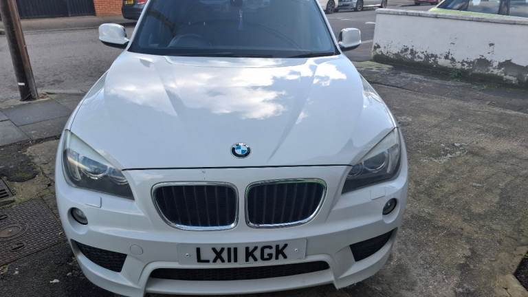 BMW, 2011, 1990 (cc)