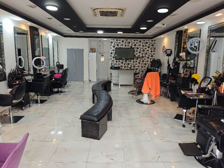 Barber/hairdresser chairs available to rent 