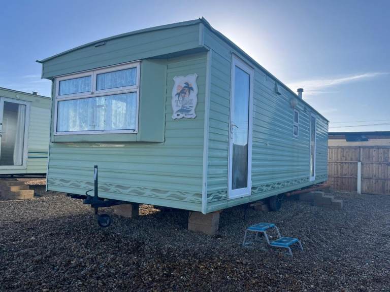 2-bedroom static caravan for rent in Cambridge. Good condition