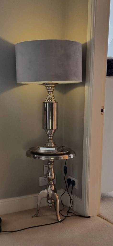 Lamp & table