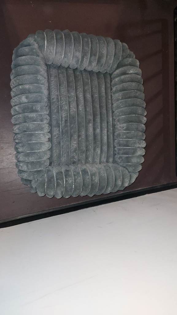 Very comfy pet bed