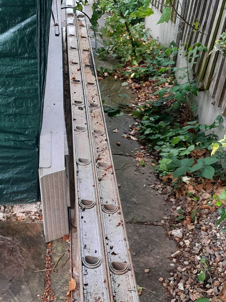 16 foot roofing ladders double with roof top connectors and accessories (bargain)