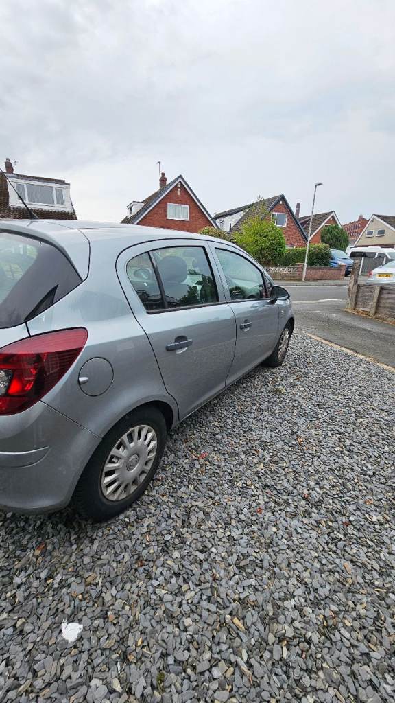 Vauxhall Corsa 1.2 Diesel – £1,100