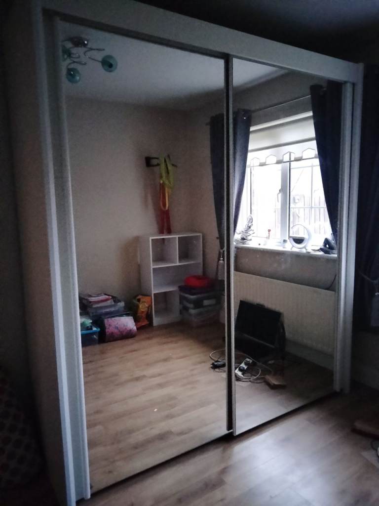 sliding mirrored wardrobes