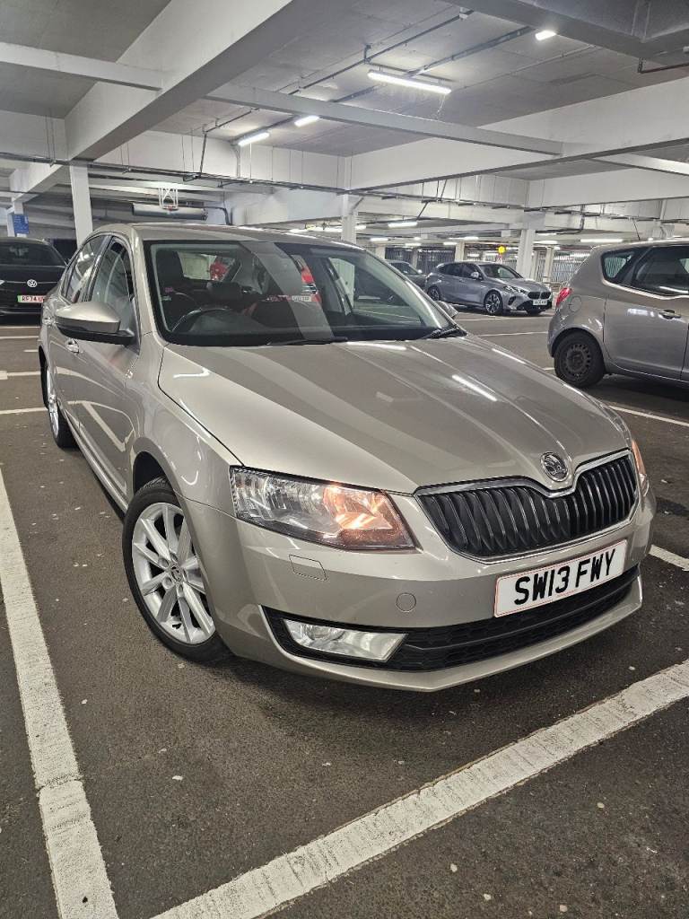 Skoda, OCTAVIA, Hatchback, 2013, Manual, 1968 (cc), 5 doors
