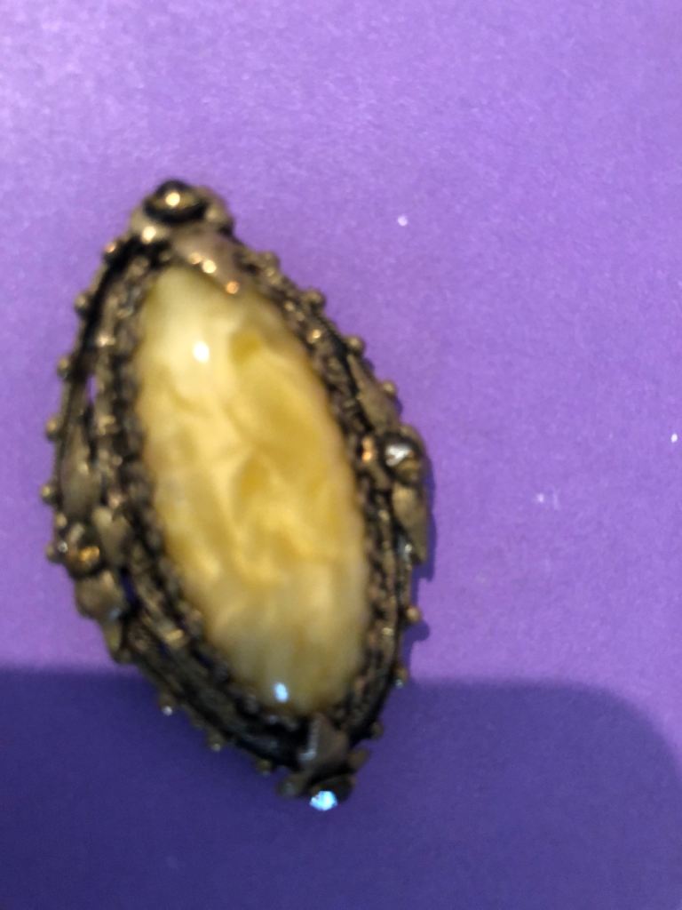 Vintage Style Brooch with amber – Good Condition