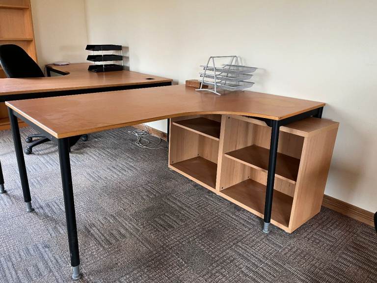 Curved desks (5 available)