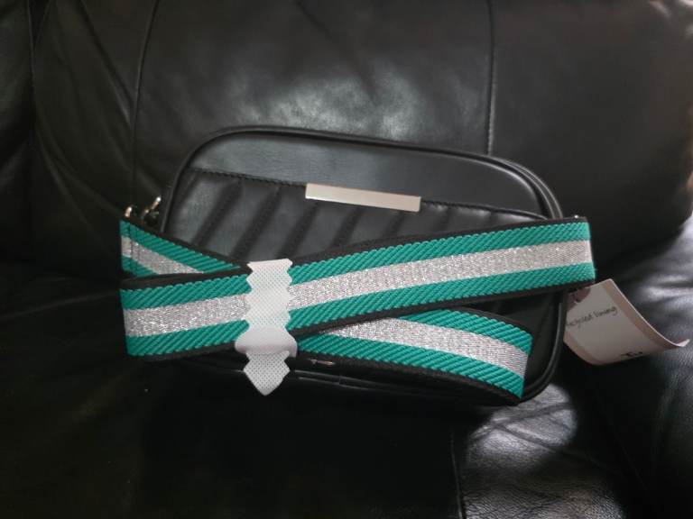 CROSSBAG NEW WITH TAG 