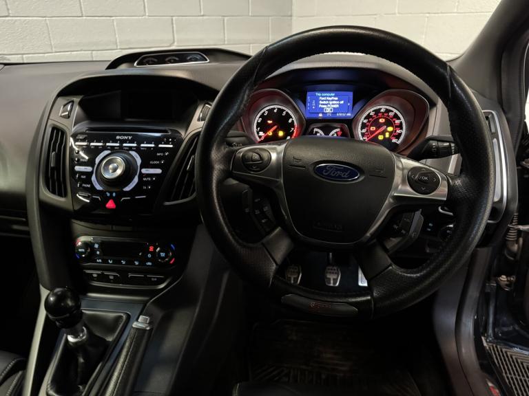 FORD FOCUS 2.0 T EcoBoost ST-3 Black Manual Petrol 2013