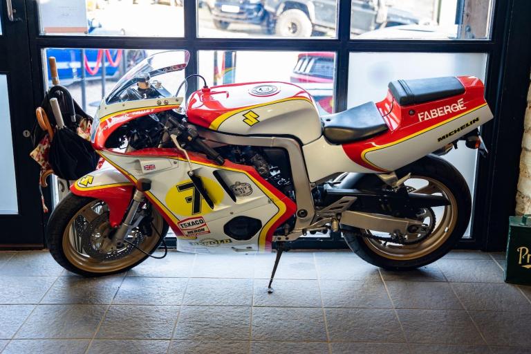  Land Rover Defender 110 3.0 D300 MHEV X-Dynamic HSE Auto 4WD Euro 6 (s/s) 5dr Diesel Automatic