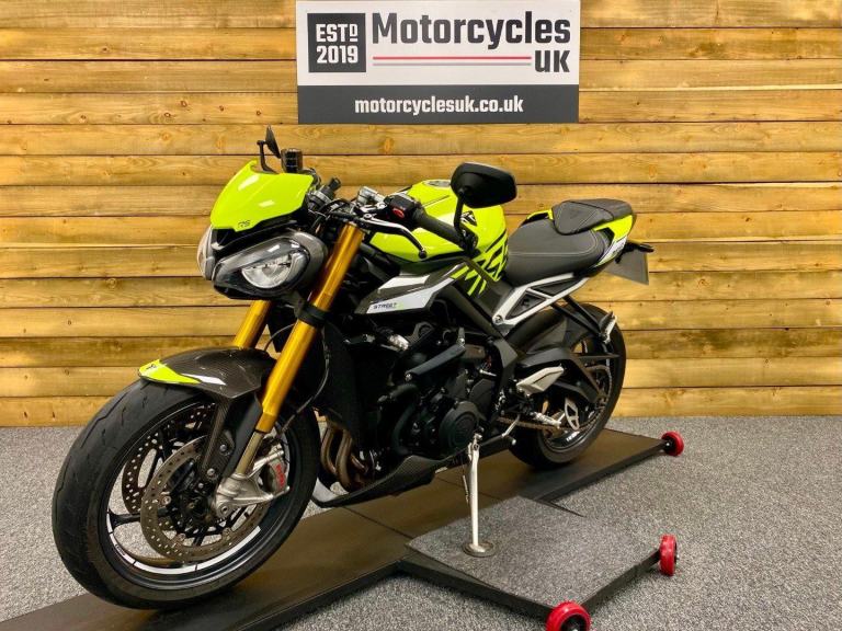 SUPERB 2023 TRIUMPH STREET TRIPLE 765 MOTO2 LTD EDITION, 184 OF 765, FSH!