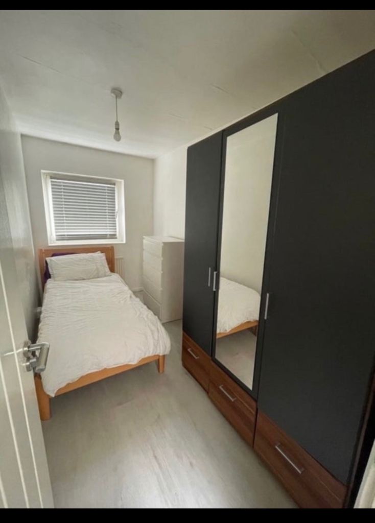 2 single bedrooms available in SE13