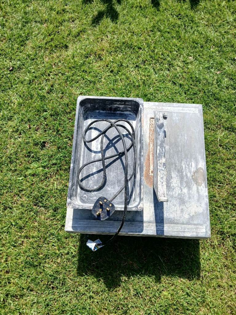 Electric Tile Cutter – Grey, Fair Condition
