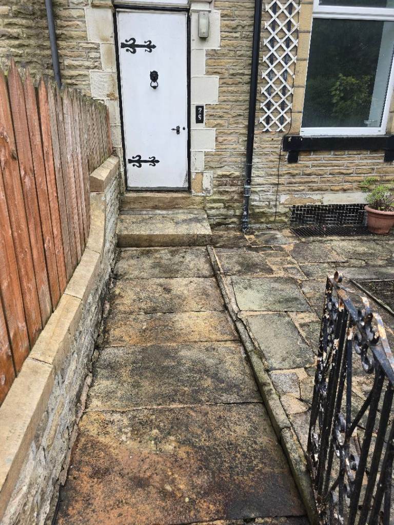 Spacious 4-Bedroom House to Let – Highfield Area, Keighley