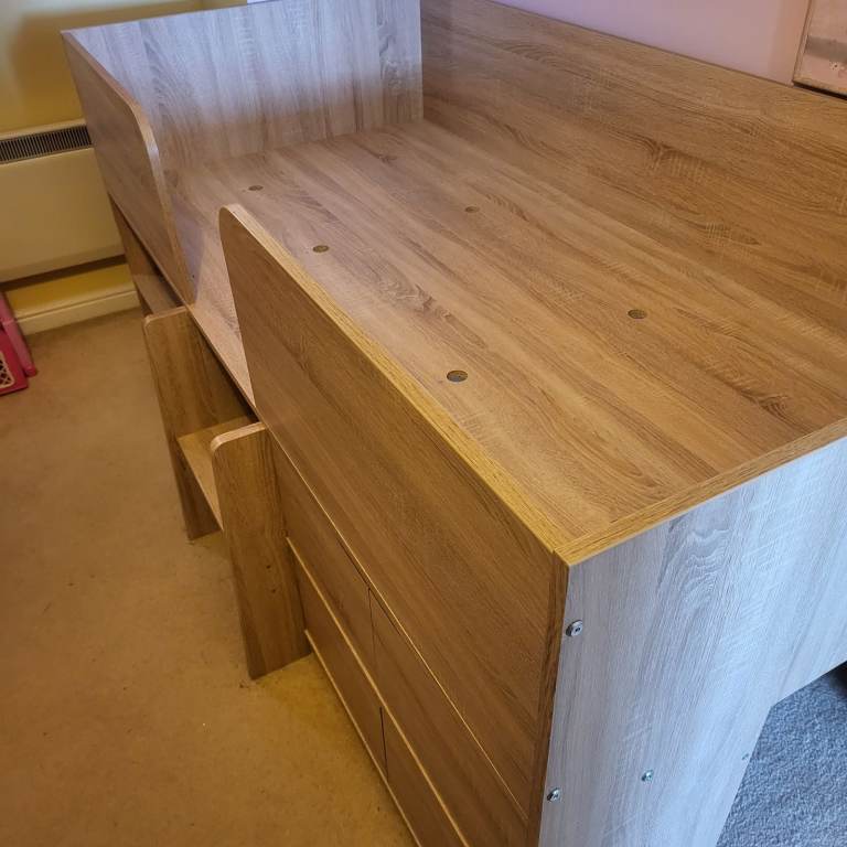 Kids cabin bed
