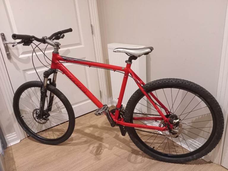 RED CARRERA KRAKEN MOUNTAIN BIKE