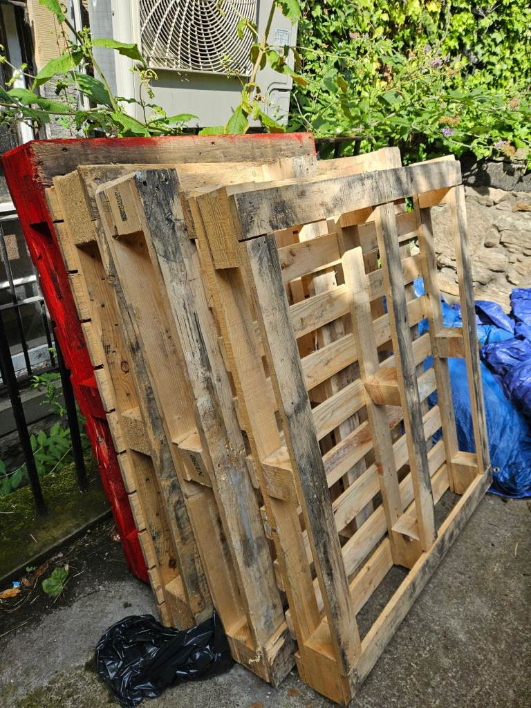 Free pallets / Realfoods