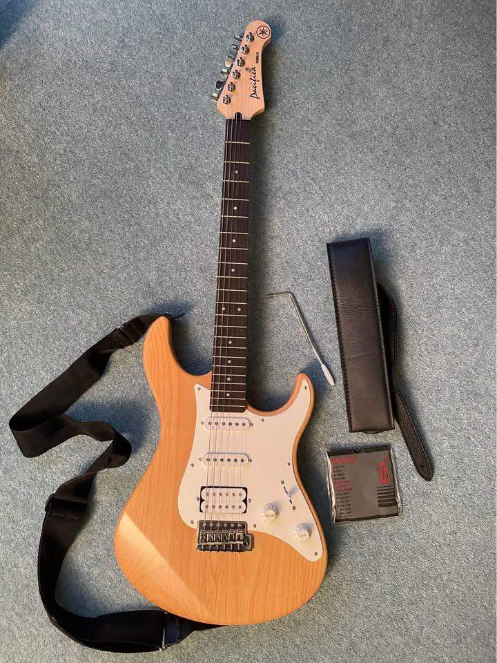 image for Yamaha PAC112J Pacifica HSS Electric Guitar